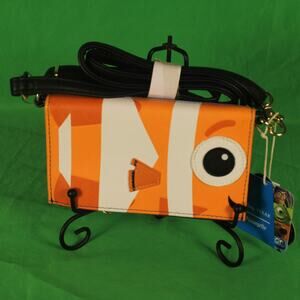 Rare NWT Loungefly Nemo Crossbody Wallet | Heart Logo